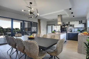 Modern Family Villa with Pool in Pula