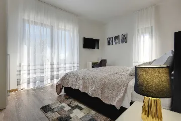 Modern Family Villa with Pool in Pula