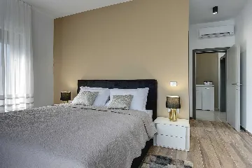 Modern Family Villa with Pool in Pula