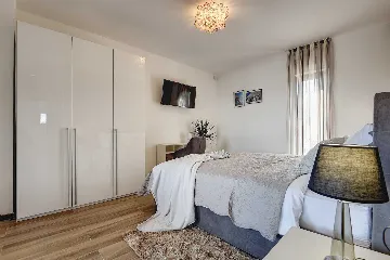 Modern Family Villa with Pool in Pula