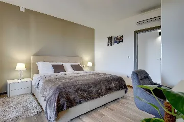 Modern Family Villa with Pool in Pula