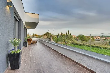 Modern Family Villa with Pool in Pula