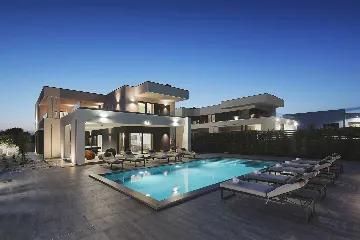 Modern Family Villa with Pool in Pula