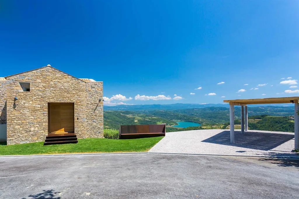 Contemporary Villa Retreat with Pool in Pazin