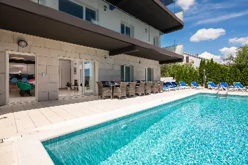 Spacious 9-Bedroom Villa with Pool in Seget Vranjica