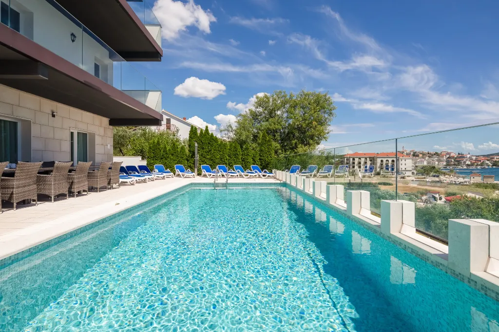 Spacious 9-Bedroom Villa with Pool in Seget Vranjica