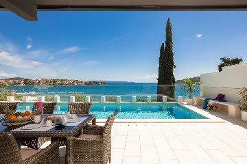 Spacious 9-Bedroom Villa with Pool in Seget Vranjica