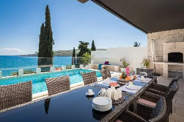 Spacious 9-Bedroom Villa with Pool in Seget Vranjica