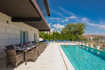Spacious 9-Bedroom Villa with Pool in Seget Vranjica