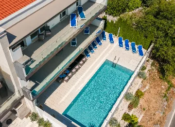 Spacious 9-Bedroom Villa with Pool in Seget Vranjica