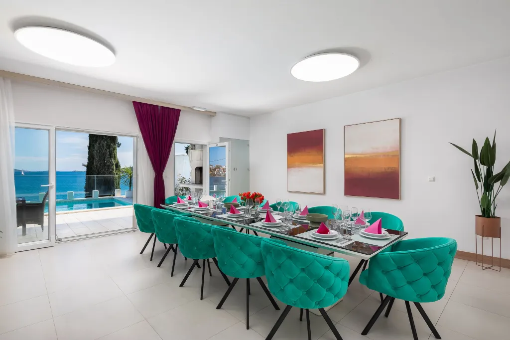 Spacious 9-Bedroom Villa with Pool in Seget Vranjica