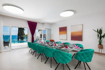 Spacious 9-Bedroom Villa with Pool in Seget Vranjica