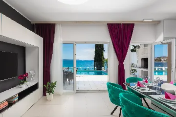 Spacious 9-Bedroom Villa with Pool in Seget Vranjica