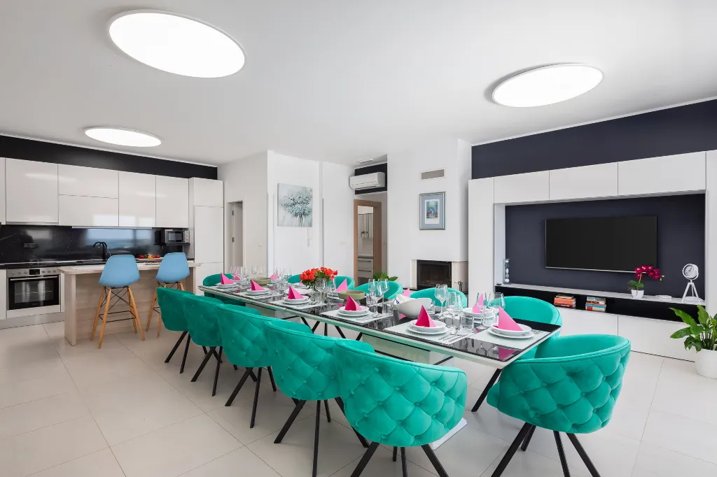 Spacious 9-Bedroom Villa with Pool in Seget Vranjica