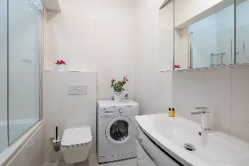 Spacious 9-Bedroom Villa with Pool in Seget Vranjica