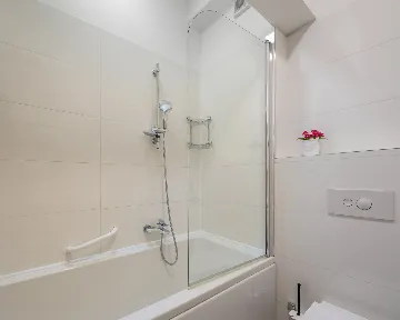 Spacious 9-Bedroom Villa with Pool in Seget Vranjica