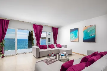 Spacious 9-Bedroom Villa with Pool in Seget Vranjica