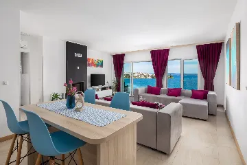 Spacious 9-Bedroom Villa with Pool in Seget Vranjica