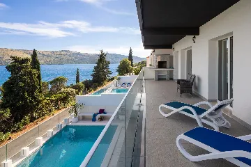 Spacious 9-Bedroom Villa with Pool in Seget Vranjica