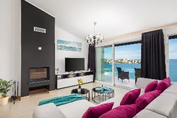 Spacious 9-Bedroom Villa with Pool in Seget Vranjica