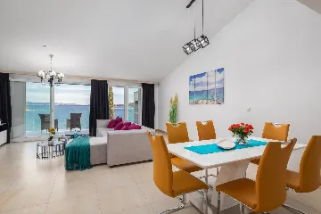 Spacious 9-Bedroom Villa with Pool in Seget Vranjica