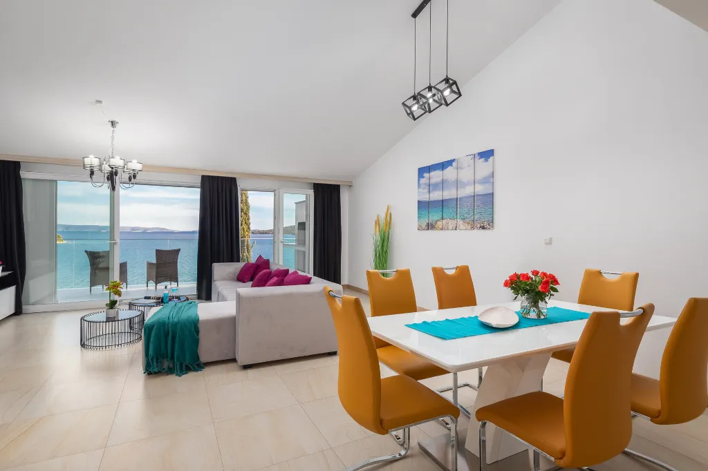 Spacious 9-Bedroom Villa with Pool in Seget Vranjica