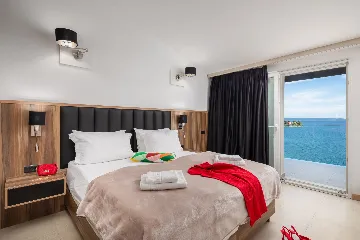 Spacious 9-Bedroom Villa with Pool in Seget Vranjica