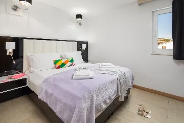 Spacious 9-Bedroom Villa with Pool in Seget Vranjica