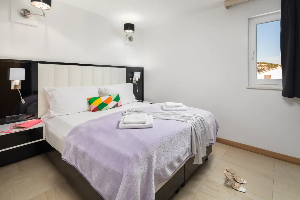 Spacious 9-Bedroom Villa with Pool in Seget Vranjica