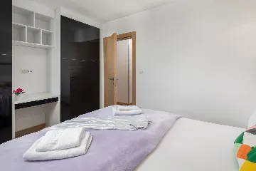 Spacious 9-Bedroom Villa with Pool in Seget Vranjica