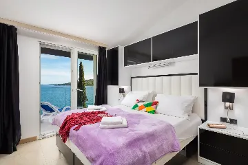 Spacious 9-Bedroom Villa with Pool in Seget Vranjica