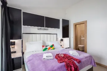 Spacious 9-Bedroom Villa with Pool in Seget Vranjica