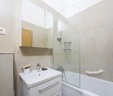 Spacious 9-Bedroom Villa with Pool in Seget Vranjica