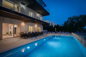 Spacious 9-Bedroom Villa with Pool in Seget Vranjica
