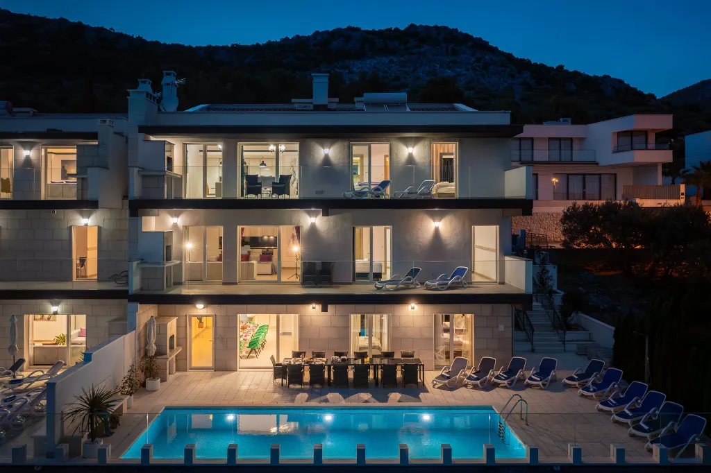 Spacious 9-Bedroom Villa with Pool in Seget Vranjica