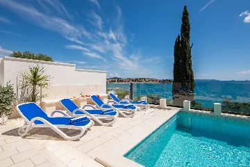 Spacious 8-Bedroom Villa with Pool in Seget Vranjica