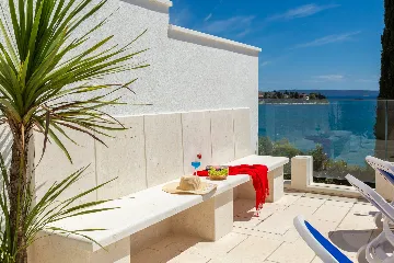 Spacious 8-Bedroom Villa with Pool in Seget Vranjica