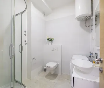 Spacious 8-Bedroom Villa with Pool in Seget Vranjica