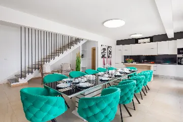 Spacious 8-Bedroom Villa with Pool in Seget Vranjica