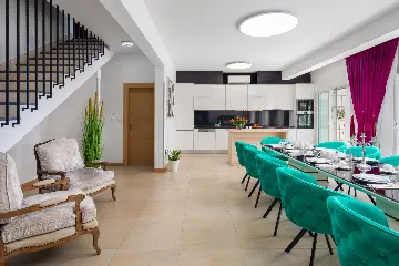 Spacious 8-Bedroom Villa with Pool in Seget Vranjica