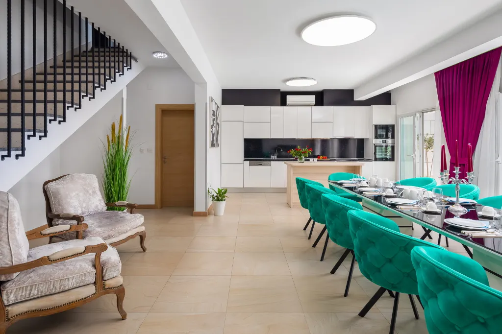 Spacious 8-Bedroom Villa with Pool in Seget Vranjica