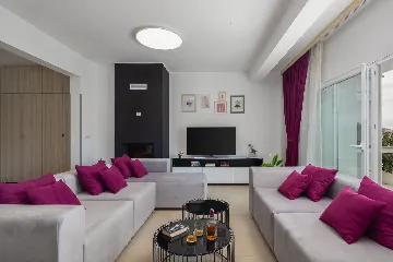 Spacious 8-Bedroom Villa with Pool in Seget Vranjica