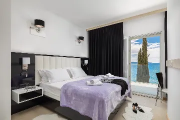 Spacious 8-Bedroom Villa with Pool in Seget Vranjica