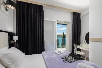 Spacious 8-Bedroom Villa with Pool in Seget Vranjica