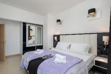 Spacious 8-Bedroom Villa with Pool in Seget Vranjica