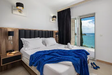 Spacious 8-Bedroom Villa with Pool in Seget Vranjica