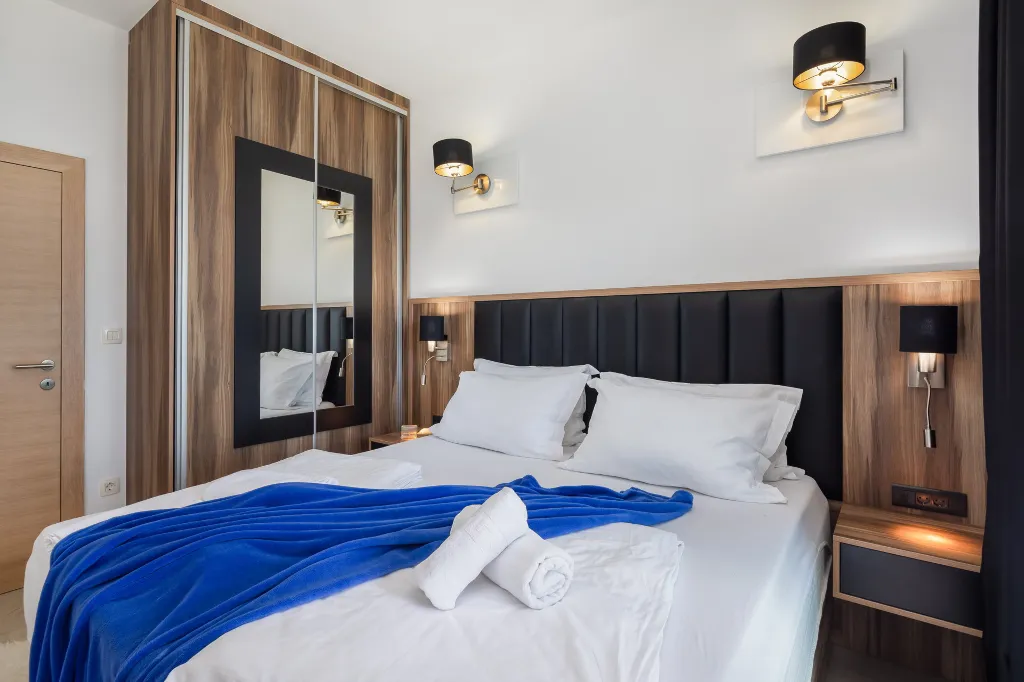 Spacious 8-Bedroom Villa with Pool in Seget Vranjica