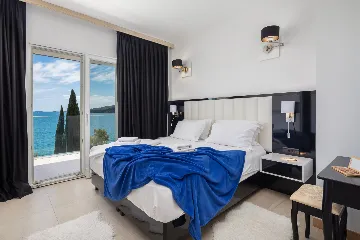 Spacious 8-Bedroom Villa with Pool in Seget Vranjica