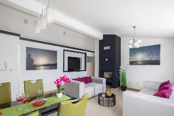 Spacious 8-Bedroom Villa with Pool in Seget Vranjica