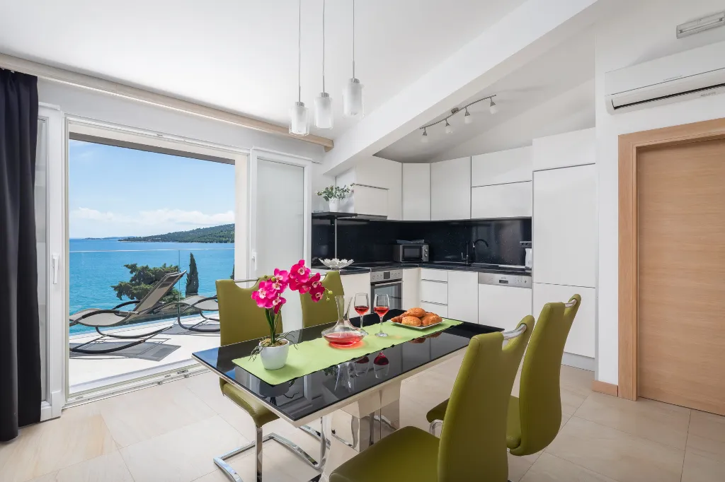 Spacious 8-Bedroom Villa with Pool in Seget Vranjica